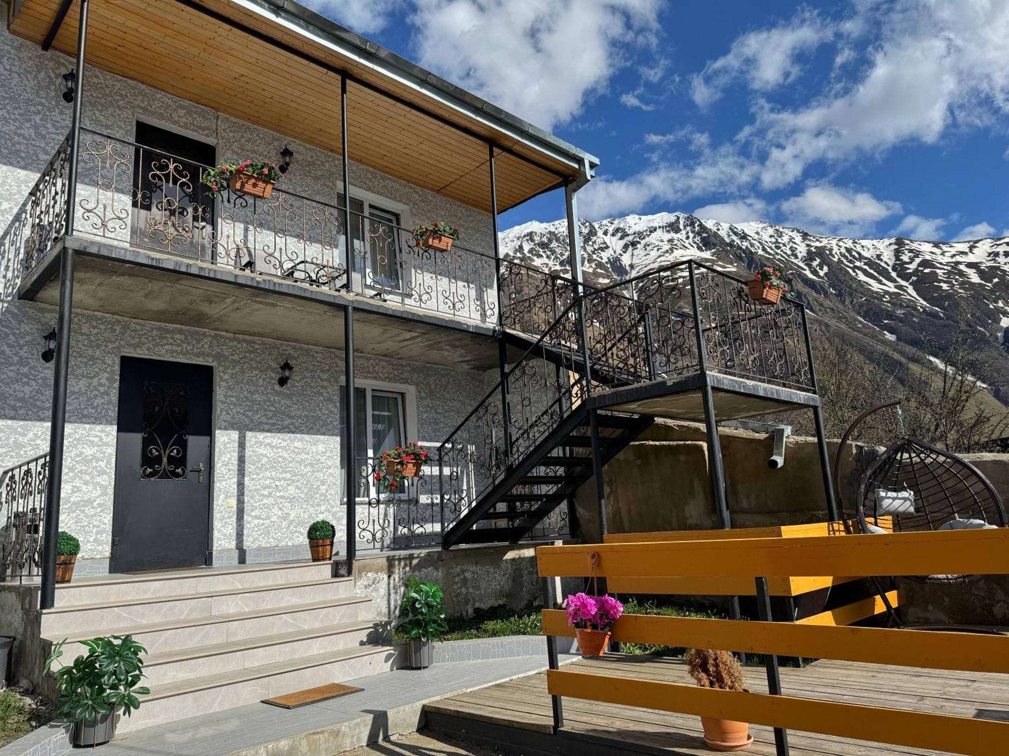 Hotel Elia Kazbegi מראה חיצוני תמונה